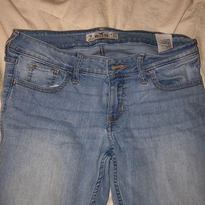 Hollis yet light wash jeans